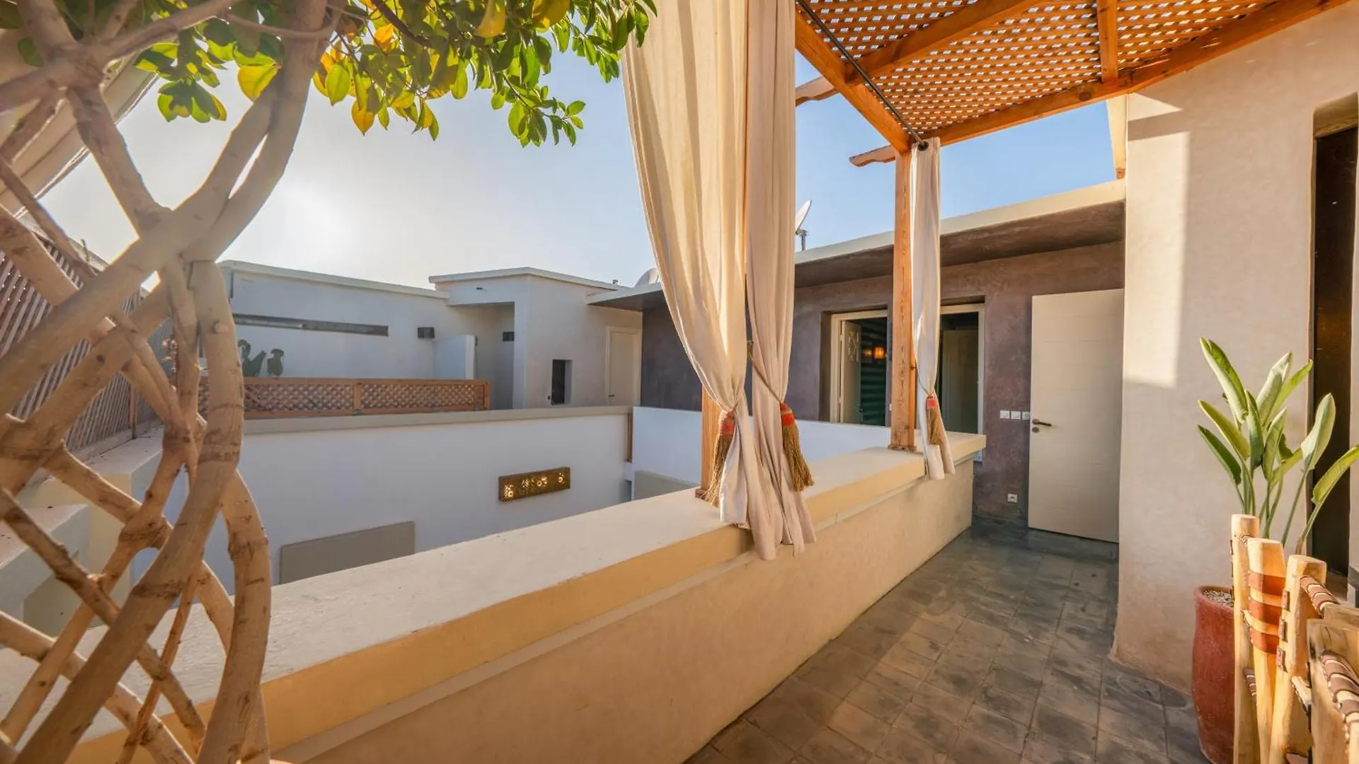 Riad Sabbar Private 4-Bedroom Riad With Heated Pool, Free Wifi & Breakfast Marrakesh