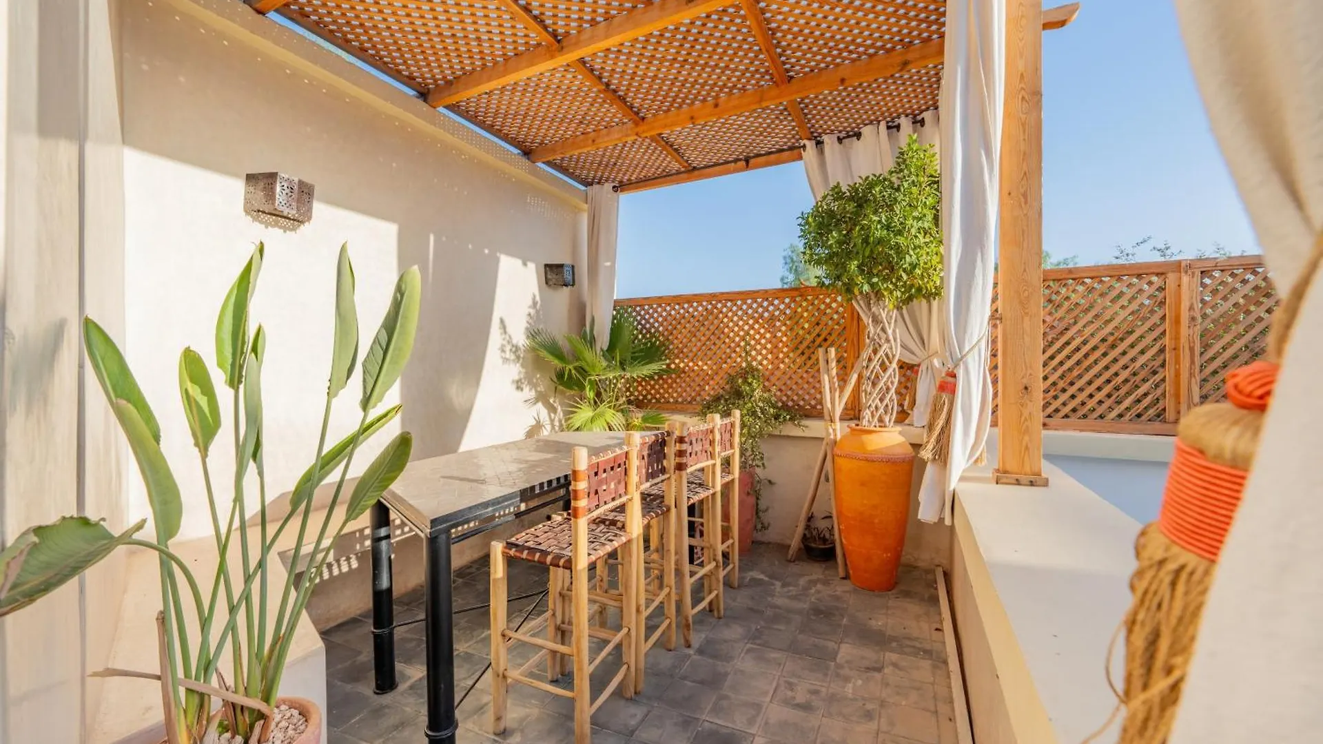 Riad Sabbar Private 4-Bedroom Riad With Heated Pool, Free Wifi & Breakfast Marrakesh