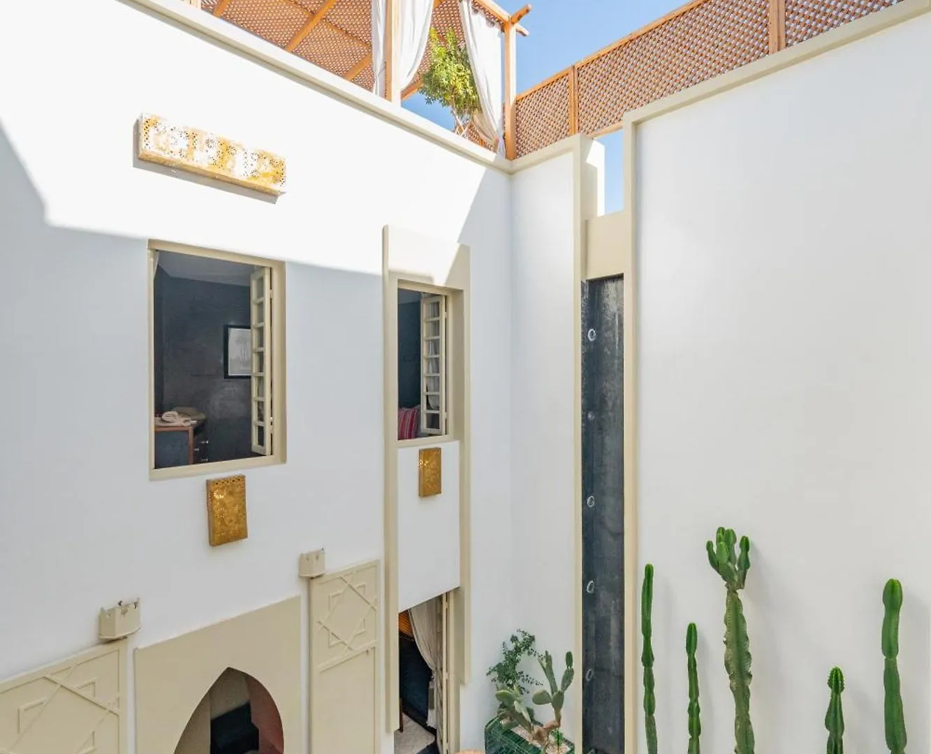 Riad Sabbar Private 4-Bedroom Riad With Heated Pool, Free Wifi & Breakfast Marrakesh
